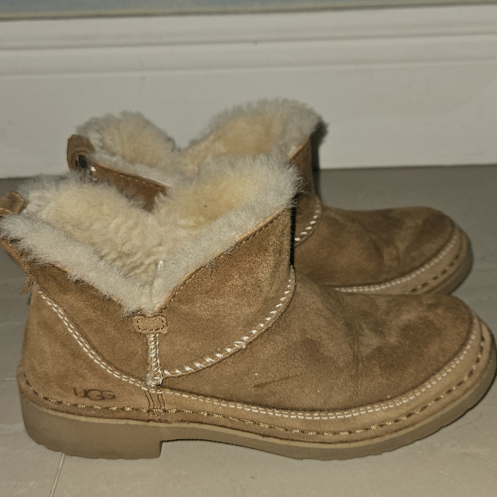 UGG Melrose Boot